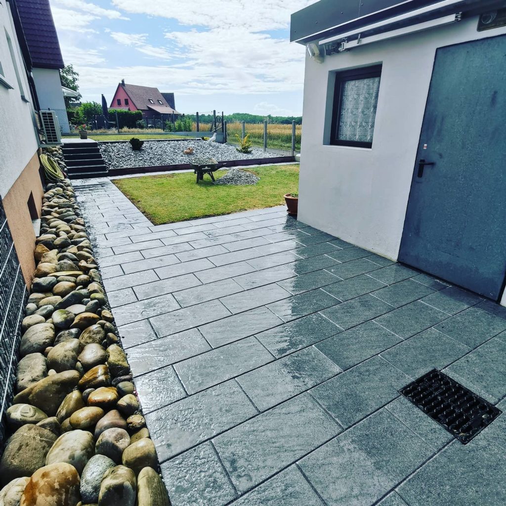 Allée en béton avec traitement Clean Top — photo de chantier 5