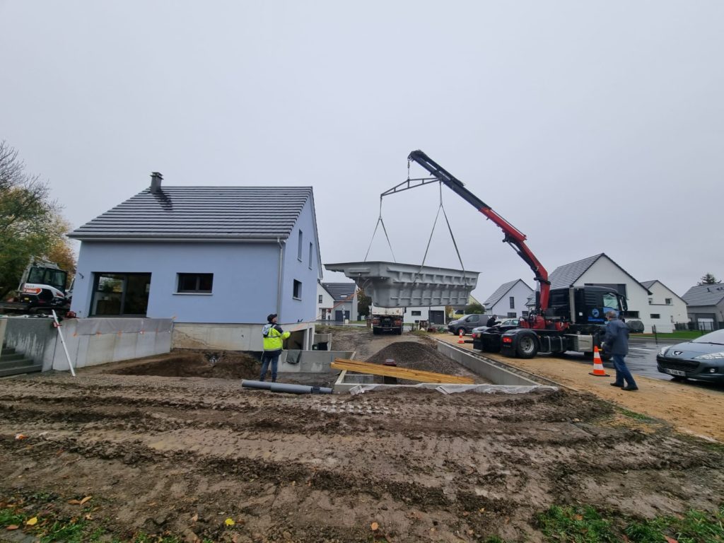Chantier de maison neuve en cours de viabilisation