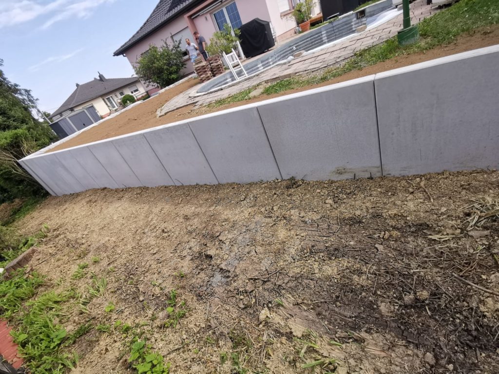 Terrassement et pose de mur en L — après travaux