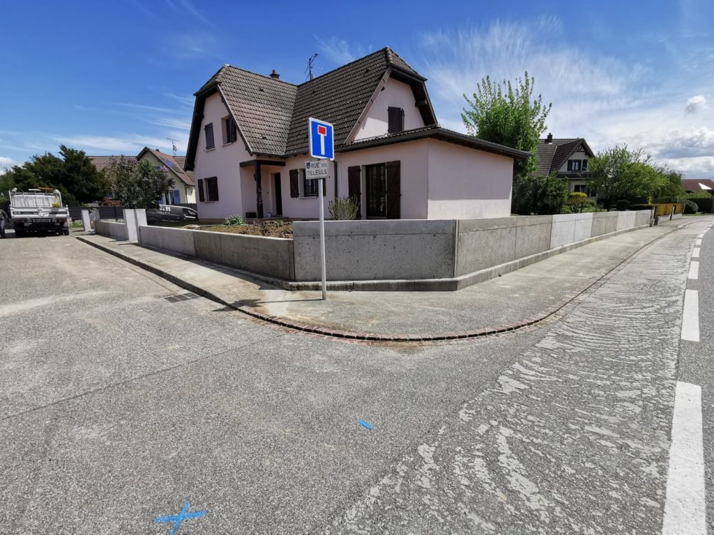Mur brut en béton banché — après travaux