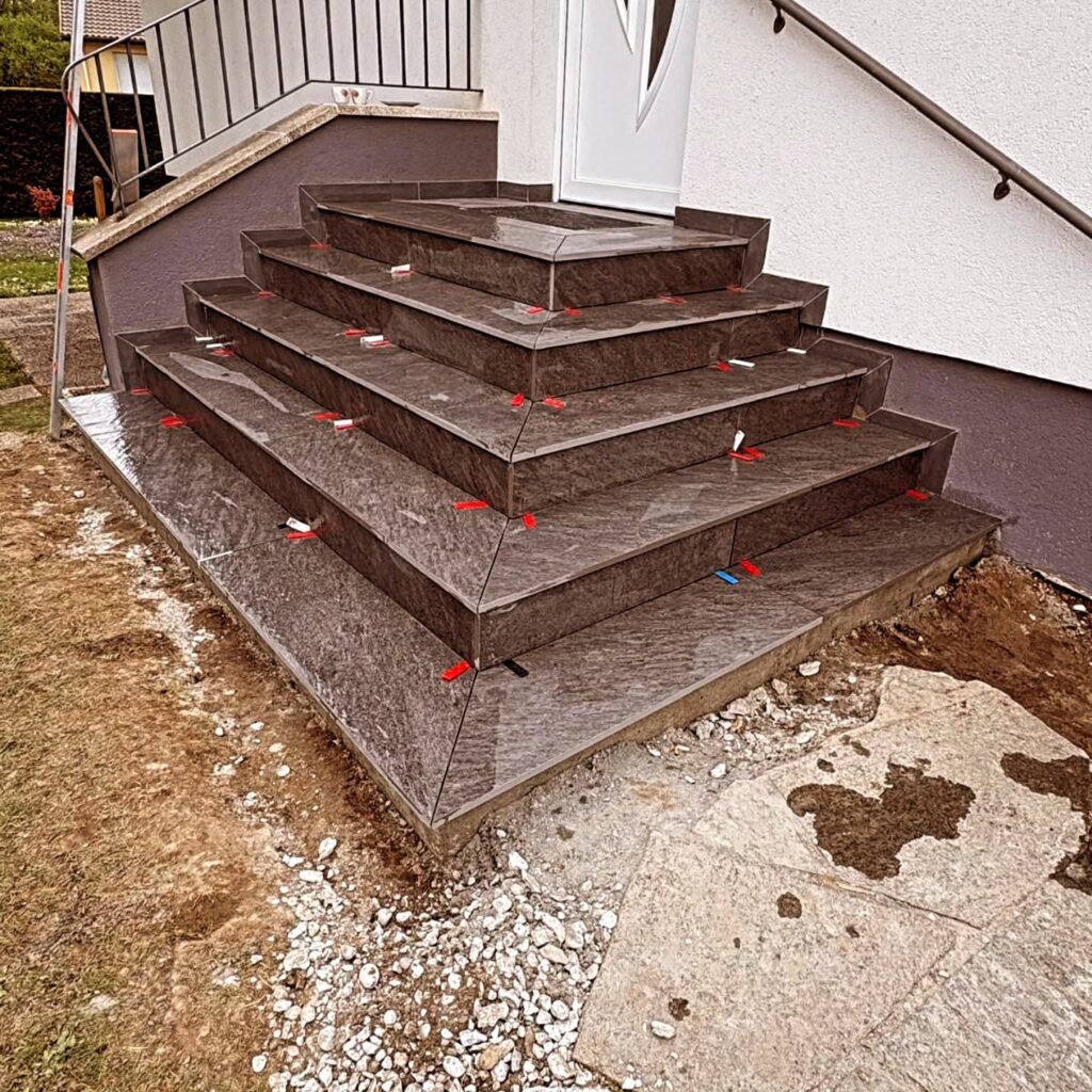 Escalier redimensionné et habillé de céramique