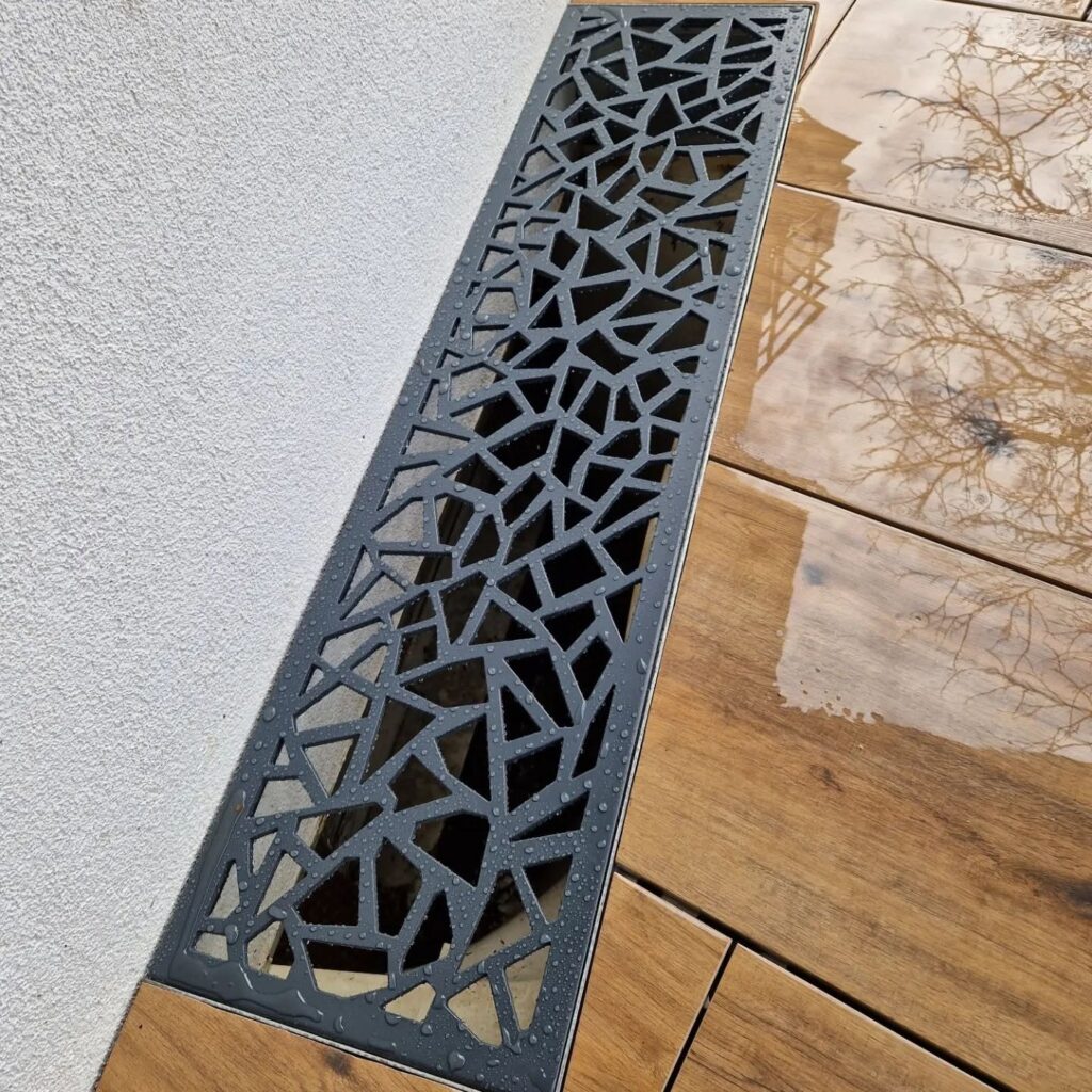Grille décorative sur mesure en bordure de terrasse à Buschwiller